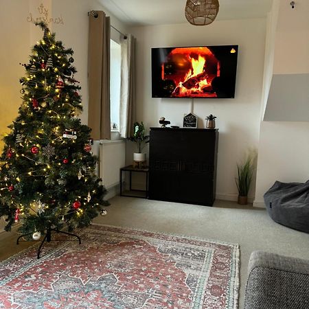 The Belfry 3 Bedrooms 2 Bathrooms Contractors & Family Higham Ferrers Екстер'єр фото